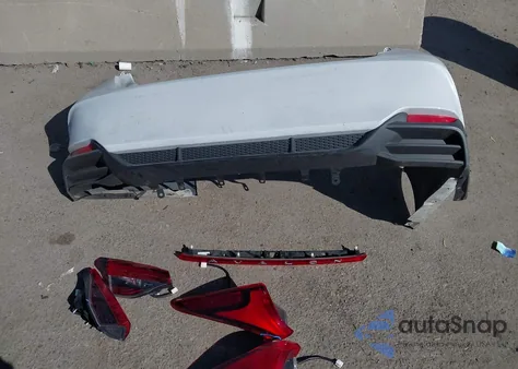 2020 Toyota Avalon Hybrid Xle z USA, uszkodzony, nr VIN 4T1A21FB4LU012237